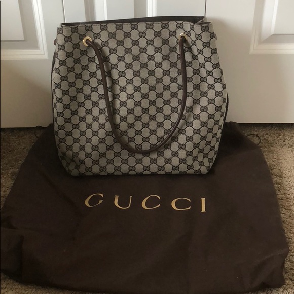 Gucci Handbags - Gucci tote bag